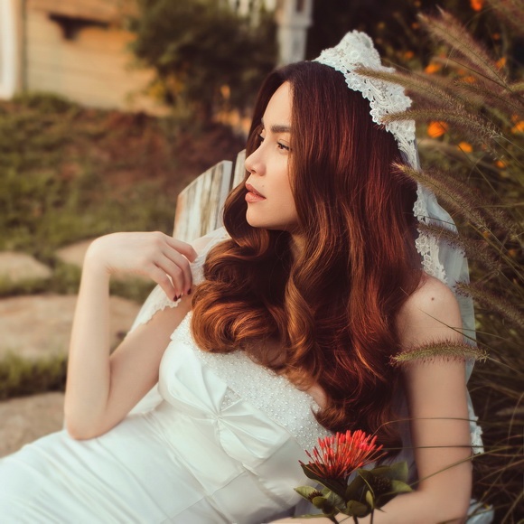 Sau công khai tình cảm với Kim Lý, Hồ Ngọc Hà khoe ảnh thử trang phục váy cưới - Hình 8