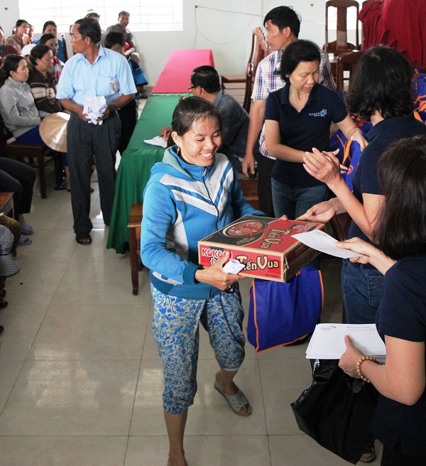 Masan Consumer tặng quà cho ngư dân tỉnh Khánh Hoà bị ảnh hưởng bởi bão số 12 - Hình 2