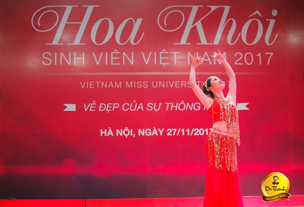Vòng bán kết Hoa khôi Sinh viên: Thí sinh khoe vẻ đẹp tươi tắn trong tà áo dài