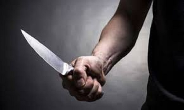 Bất đồng quan điểm, đoạt mạng vợ bằng dao gọt hoa quả