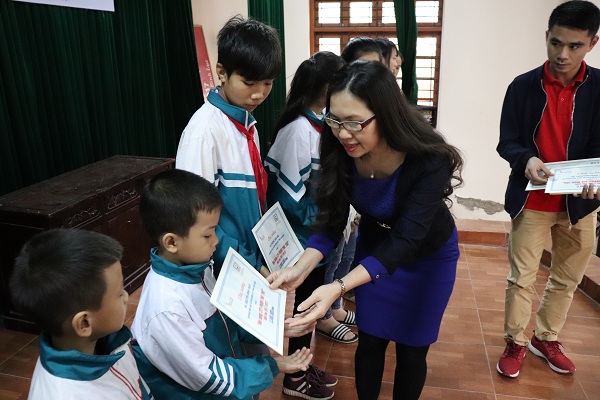 Masan Nutri-Science tặng học bổng cho học sinh nghèo tại Hậu Giang, Hà Nam - Hình 1