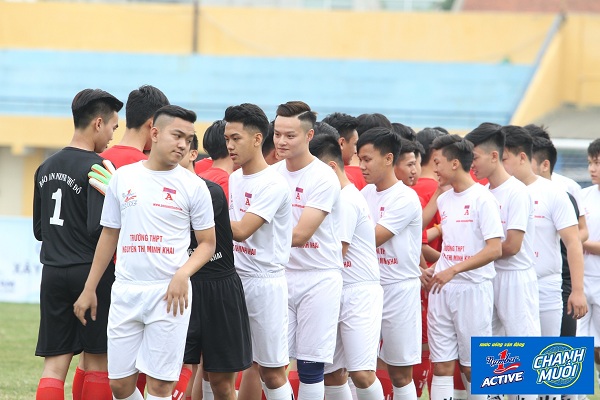 Trận chung kết hấp dẫn của Giải bóng đá học sinh Hà Nội tranh Cup Number 1 Active lần thứ 17 - Hình 1