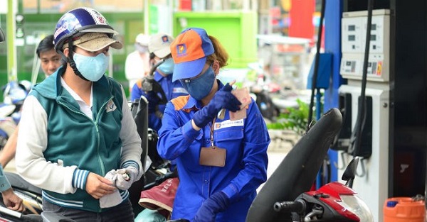 Từ 15h chiều nay: Diễn biến giá xăng đảo chiều