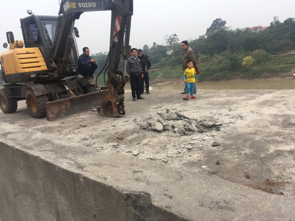 Đội vận hành - Điện lực Gia Lâm (Hà Nội): Có tự ý đào bới bờ kè cống Xuân Quan?