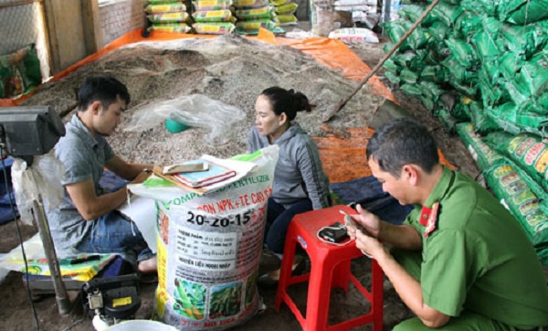 Xử lý nghiêm tổ chức, cá nhân sản xuất, kinh doanh phân bón giả