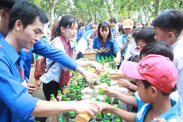 Tân Hiệp Phát đồng hành cùng ngày hội “Kết nối trái tim tình nguyện 2017” - Hình 2