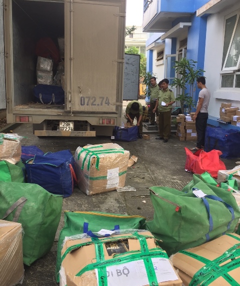 Huế: Tạm giữ hơn 200 sản phẩm điện tử nhập lậu