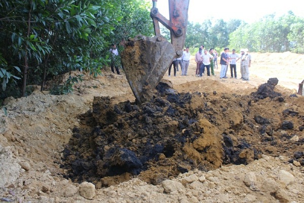 Hà Tĩnh: Phạt hơn 1 tỷ đồng vụ chôn chất thải Formosa tại DN môi trường - Hình 1