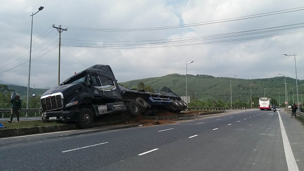 Thừa Thiên Huế: 3 vụ tai nạn giao thông liên tục trên Quốc lộ 1A - Hình 1