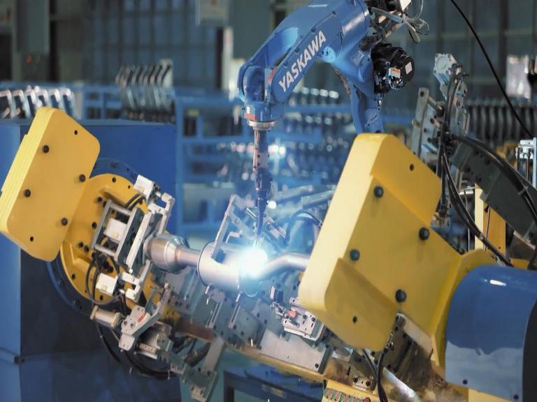 Tự tin xuất khẩu xe bus