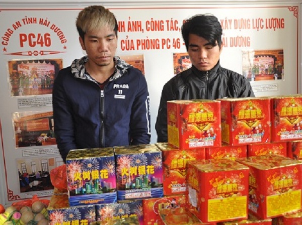 Hải Dương: Bắt giữ 2 đối tượng vận chuyển gần 100kg pháo