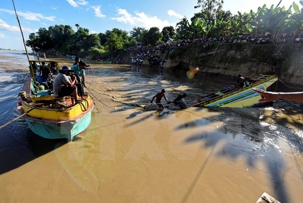 Lật phà ở Philippines, 4 người tử vong