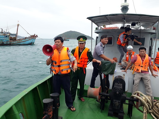 Bà Rịa Vũng tàu căng mình chống bão