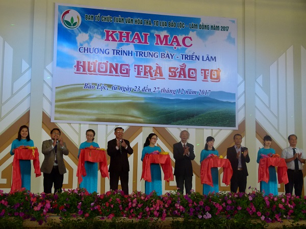 TP. Bảo Lộc (Lâm Đồng) triển lãm "Hương trà - Sắc tơ"