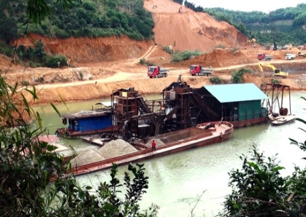 Tuyên Quang: Cần làm rõ nghi vấn “núp bóng” dự án để khai thác khoáng sản trái phép - Hình 1