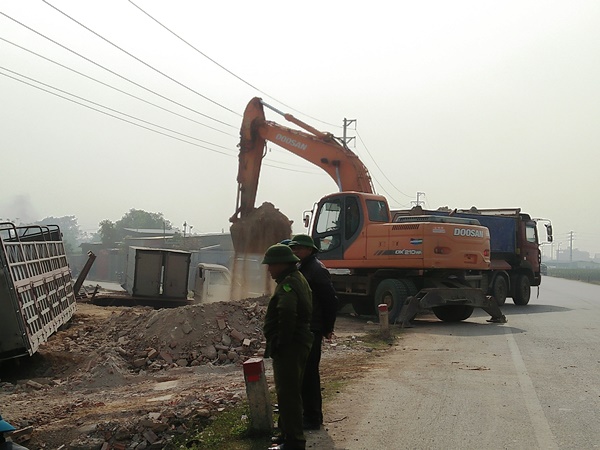 Yên Lạc (Vĩnh Phúc): Ra quân xử lý vi phạm lấn chiếm đất nông nghiệp
