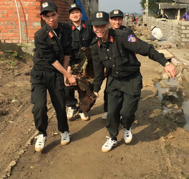 Cảnh sát cơ động và người dân hưởng ứng chiến dịch “Thế giới sạch hơn 2017” - Hình 3