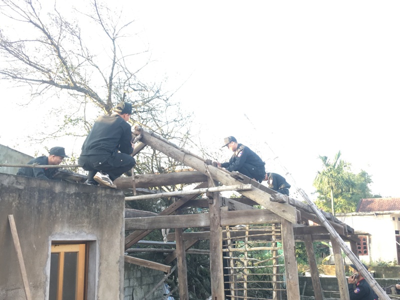 Cảnh sát cơ động và người dân hưởng ứng chiến dịch “Thế giới sạch hơn 2017” - Hình 2