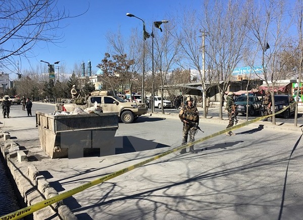 Loạt vụ nổ tại Afghanistan: Con số thương vong tăng lên 70 người - Hình 1