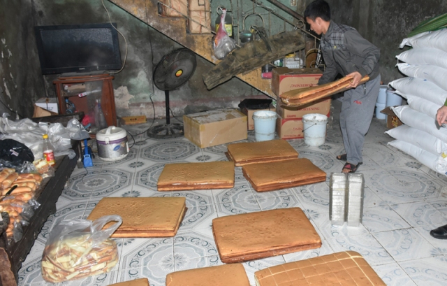 Thanh Hóa: Tạm dừng hoạt động đối với cơ sở sản xuất bánh không đảm bảo vệ sinh - Hình 2