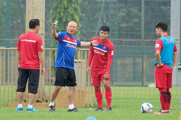 Hàng thủ U23 Việt Nam: Thầy Park vẫn chưa tìm ra lời giải - Hình 1