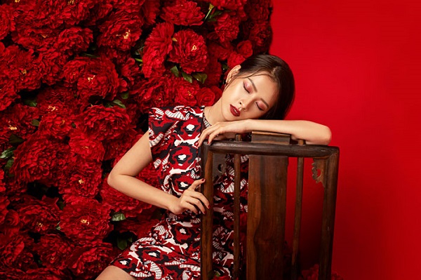 Mặc lời chê bai, Chi Pu tăng tốc với vai trò ca sỹ