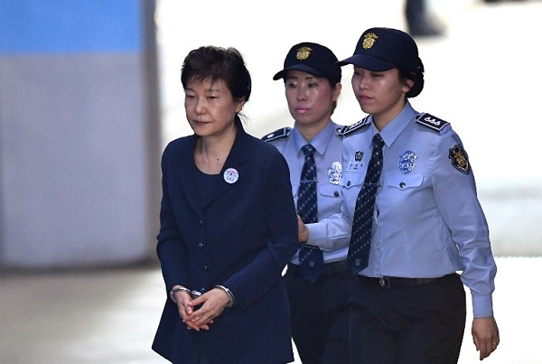 Hàn Quốc tìm cách đóng băng tài sản cựu Tổng thống Park Geun-hye - Hình 1