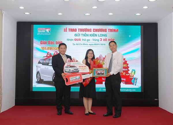Kienlongbank trao thưởng 3 xe ô tô Kia cho khách hàng