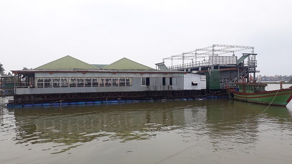 Quảng Bình: Khó khăn trong việc quản lý các nhà hàng nổi dạng bè