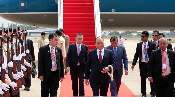 Thủ tướng đến Thủ đô Phnom Penh, Campuchia - Hình 2