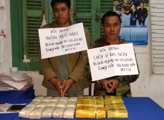 Quảng Bình: Phá thành công chuyên án, bắt 2 đối tượng người Lào vận chuyển 30.000 viên ma túy - Hình 1