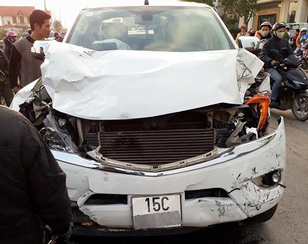 Hải Phòng: “Xe điên” bán tải đâm liên hoàn, hai chị em họ tử vong