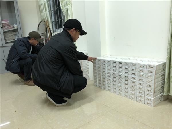 Hải quan cửa khẩu Lệ Thanh bắt giữ 2.500 gói thuốc lá lậu - Hình 1