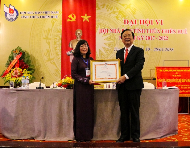 Khai mạc Đại hội lần thứ VI Hội Nhà báo Thừa Thiên Huế nhiệm kỳ 2017- 2022 - Hình 3