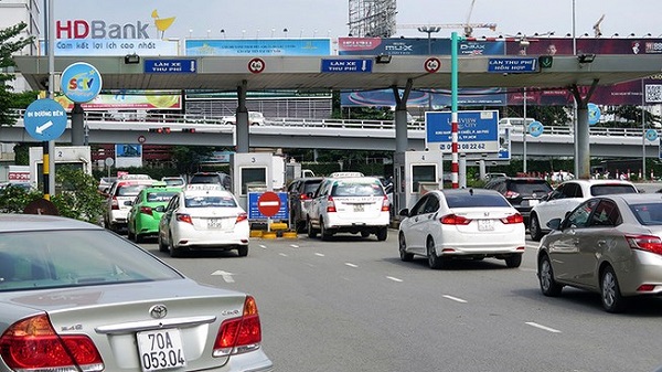 Cục Hàng không đề nghị Bộ Giao thông vận tải tạm dừng thu phí ô tô vào sân bay