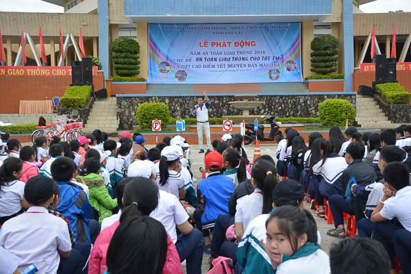 Gia Lai: Phát động Năm An toàn giao thông 2018 - Hình 4