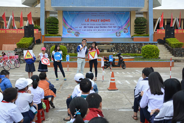 Gia Lai: Phát động Năm An toàn giao thông 2018 - Hình 5