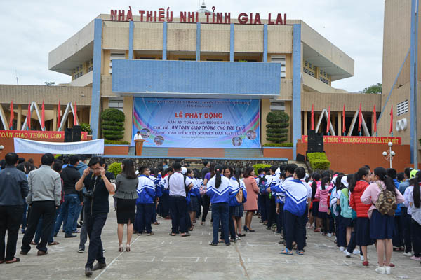 Gia Lai: Phát động Năm An toàn giao thông 2018 - Hình 1