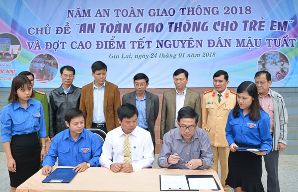 Gia Lai: Phát động Năm An toàn giao thông 2018 - Hình 3