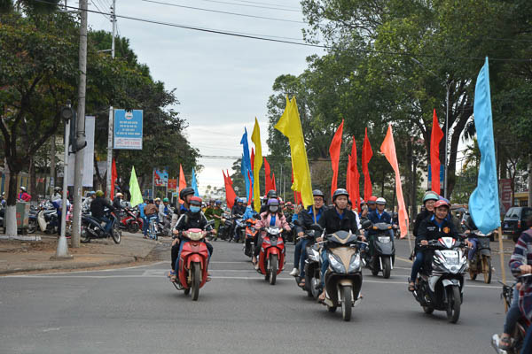 Gia Lai: Phát động Năm An toàn giao thông 2018 - Hình 9