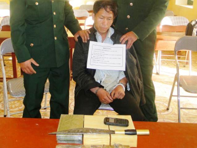 Nghệ An: 6 bánh ma túy suýt lọt từ Lào vào Việt Nam - Hình 1