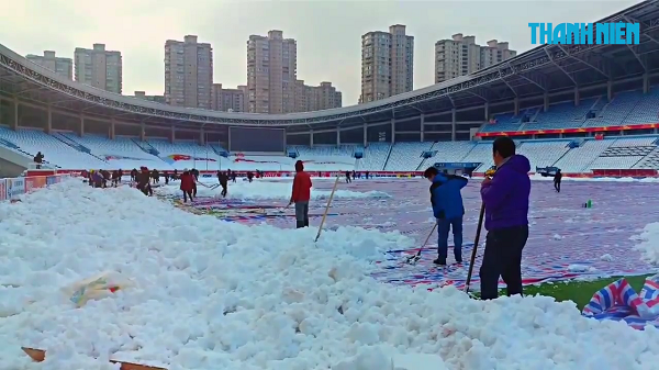 Tuyết phủ kín sân vận động Thường Châu, trận chung kết vẫn diễn ra bình thường - Hình 4