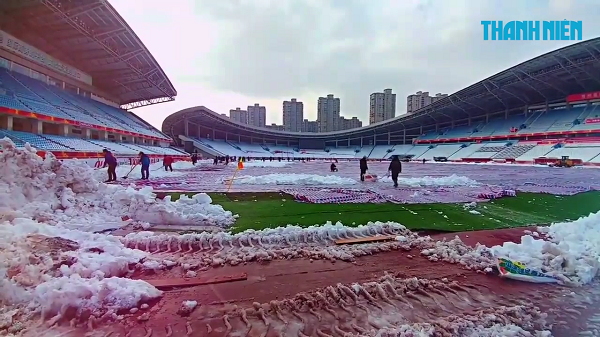 Tuyết phủ kín sân vận động Thường Châu, trận chung kết vẫn diễn ra bình thường - Hình 2