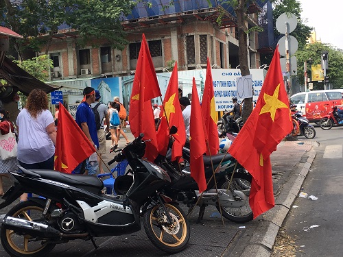 Không khí tại TP.HCM trước trận đấu lịch sử của bóng đá Việt Nam - Hình 7