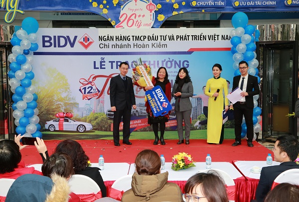 Khách hàng BIDV nhận giải 500 triệu đồng Chương trình “Tài Lộc nhân đôi”