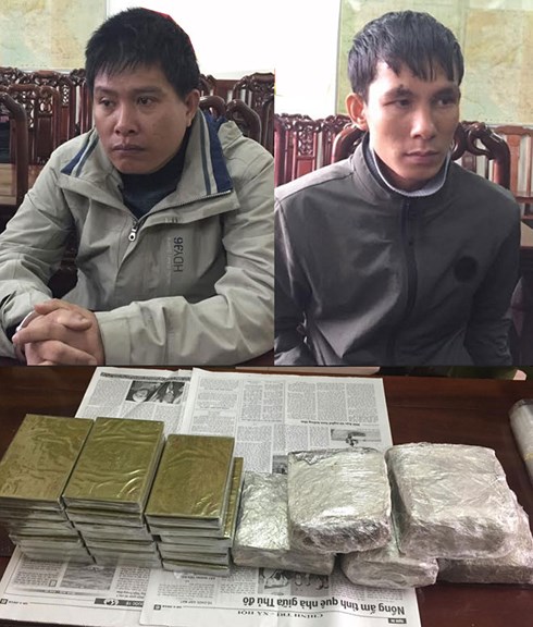 Nghệ An: Bắt 2 đối tượng vận chuyển 20 bánh heroin từ Lào về Việt Nam
