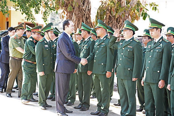 Chủ tịch nước Trần Đại Quang thăm, chúc Tết cán bộ, chiến sỹ và đồng bào tỉnh Gia Lai - Hình 1