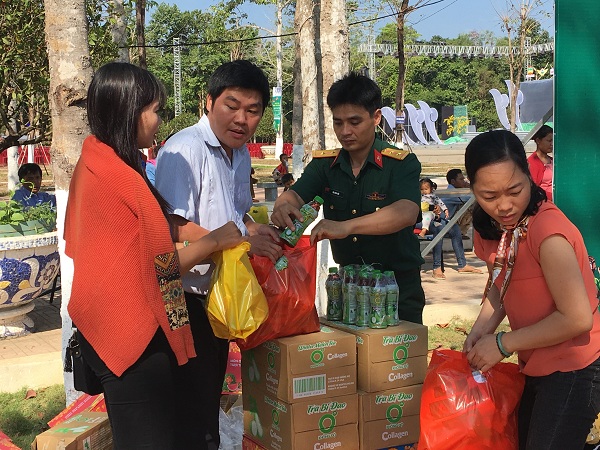 Tập đoàn Tân Hiệp Phát trao hơn 300 phần quà Tết cho người dân tỉnh Bình Phước - Hình 2