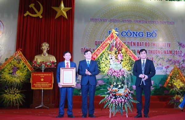 Duy Tiên (Hà Nam): Đón nhận Quyết định đô thị loại IV và phát động phong trào thi đua yêu nước