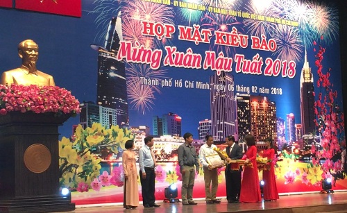 Lãnh đạo TP. HCM gặp mặt kiều bào mừng Xuân Mậu Tuất 2018 - Hình 2